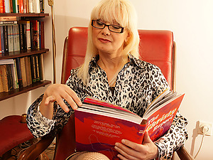 MILF librarian playing with herself