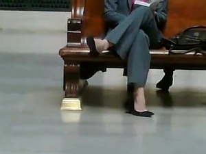 Candid MILF dangling heels