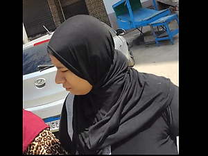 Booty Hijab wife