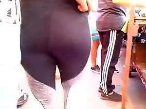 que nalgotas se le ven 2 7