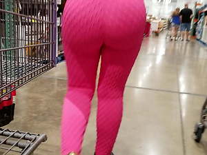 Otra gordibuena en leggings