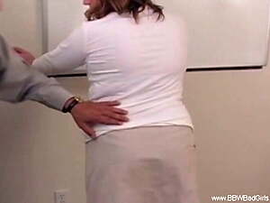 Bad Presentation So BBW Amateur Gets a Spanking Gently
