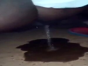 Sri lankan aunty outdoor pissing video 2